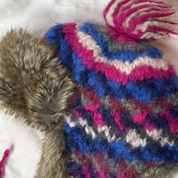 American Eagle Outfitters Alpaca Knit Faux Fur Lined Trapper Hat. - Picture 5 of 8